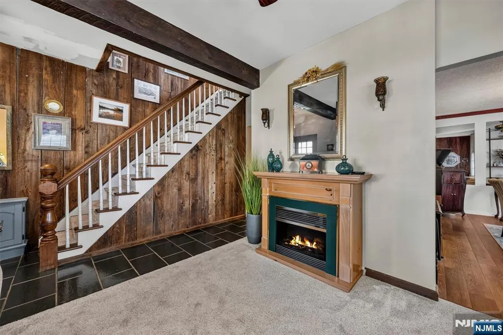 28 Leary Avenue Bloomingdale, NJ 07403