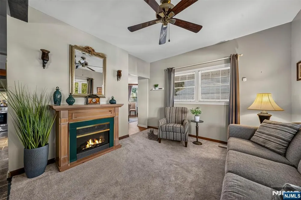 28 Leary Avenue Bloomingdale, NJ 07403