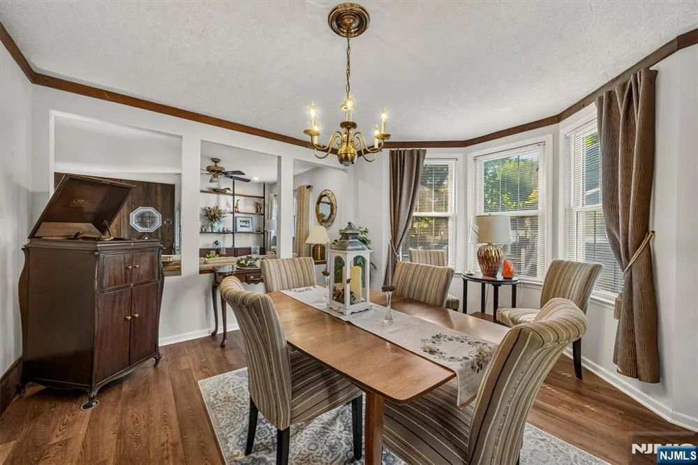 28 Leary Avenue Bloomingdale, NJ 07403