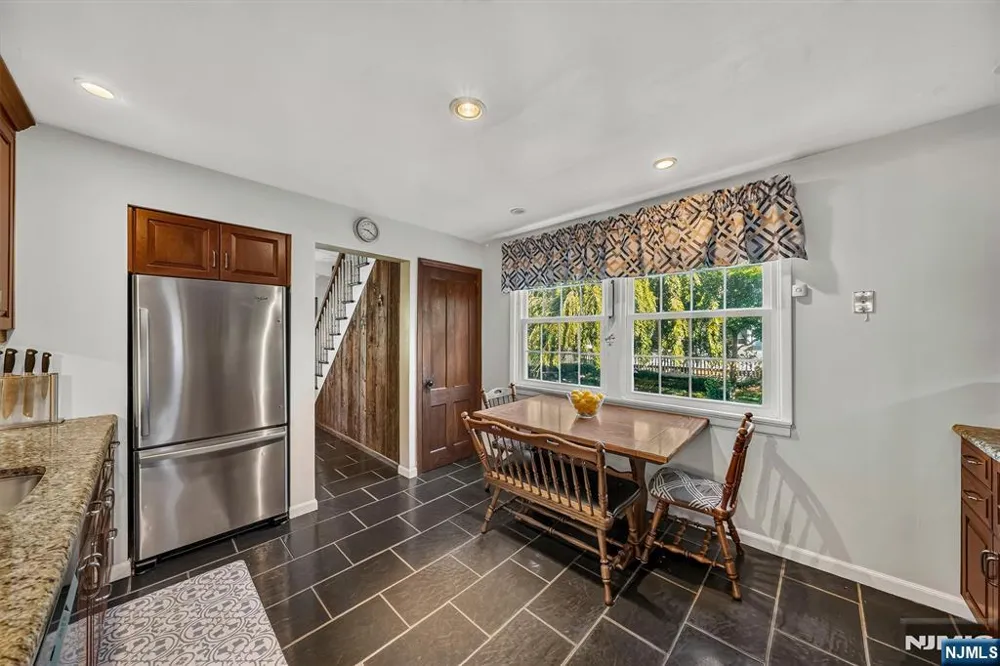 28 Leary Avenue Bloomingdale, NJ 07403