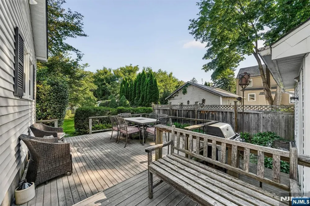 28 Leary Avenue Bloomingdale, NJ 07403