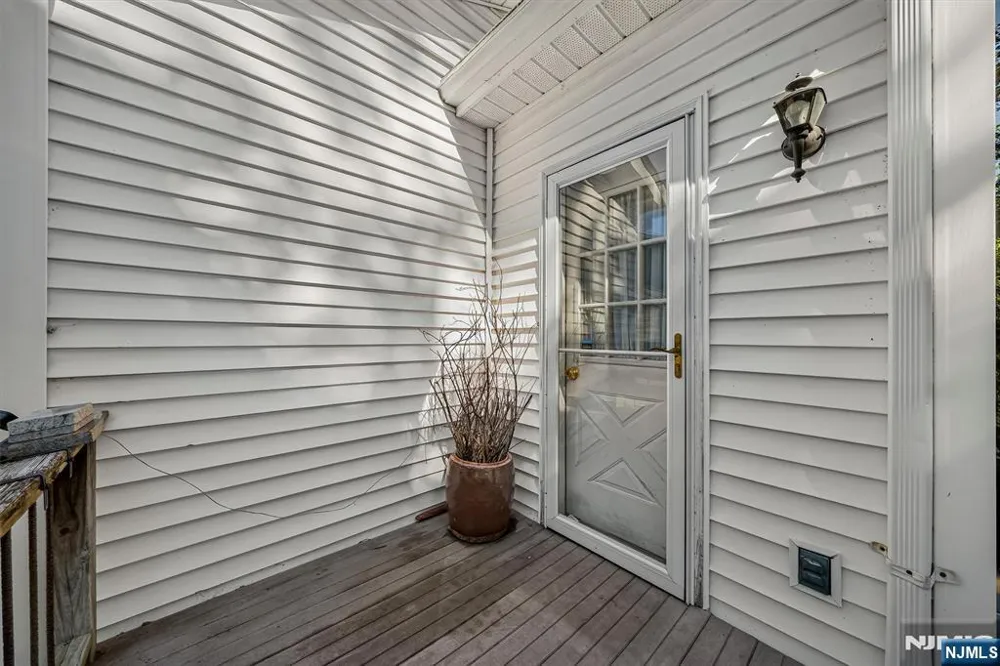 28 Leary Avenue Bloomingdale, NJ 07403