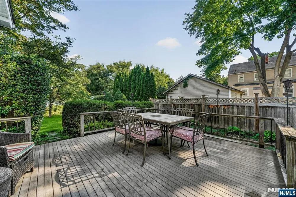 28 Leary Avenue Bloomingdale, NJ 07403
