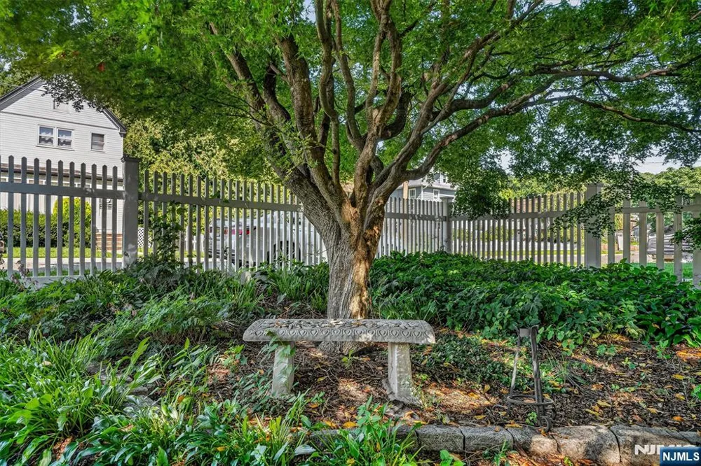 28 Leary Avenue Bloomingdale, NJ 07403