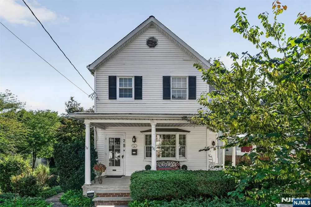 28 Leary Avenue Bloomingdale, NJ 07403