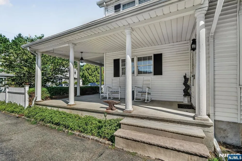28 Leary Avenue Bloomingdale, NJ 07403