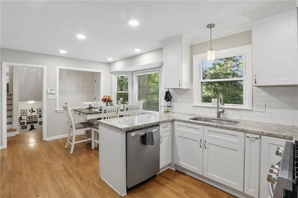 4357 Bishop Hollow Court Dunwoody, GA 30338