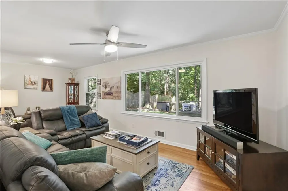 4357 Bishop Hollow Court Dunwoody, GA 30338