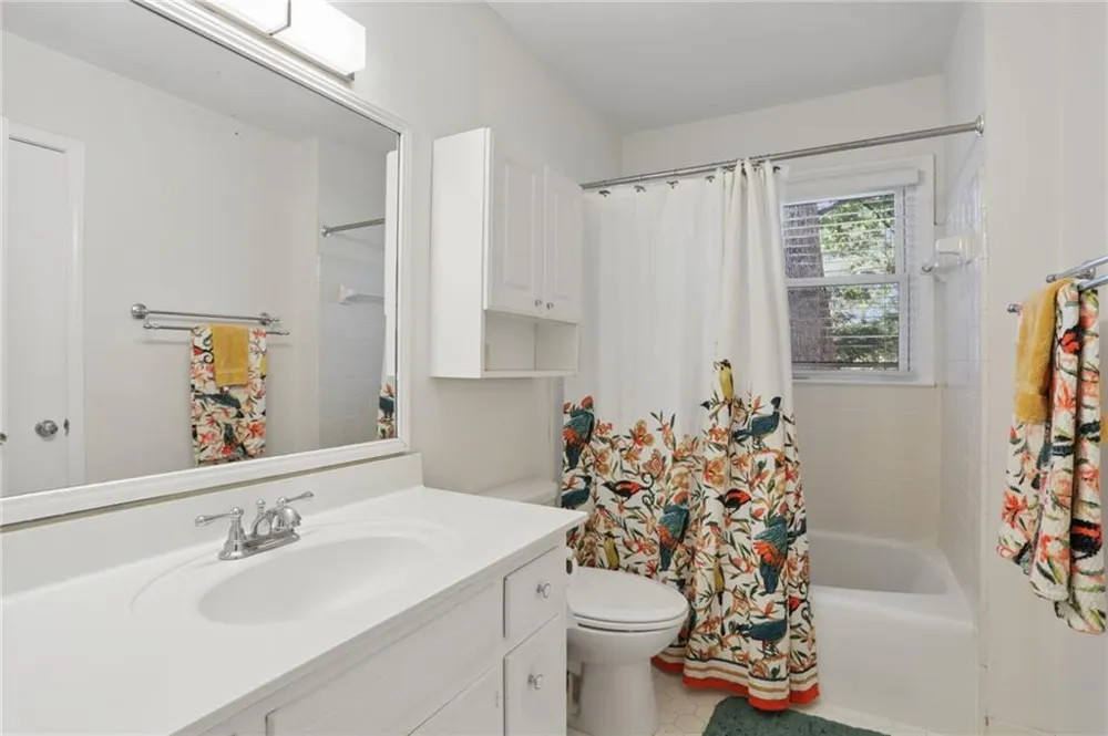 4357 Bishop Hollow Court Dunwoody, GA 30338