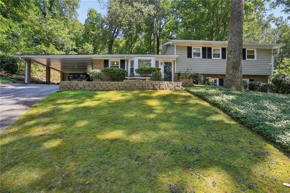 4357 Bishop Hollow Court Dunwoody, GA 30338