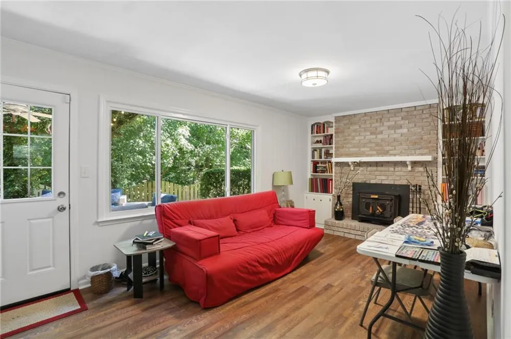 4357 Bishop Hollow Court Dunwoody, GA 30338