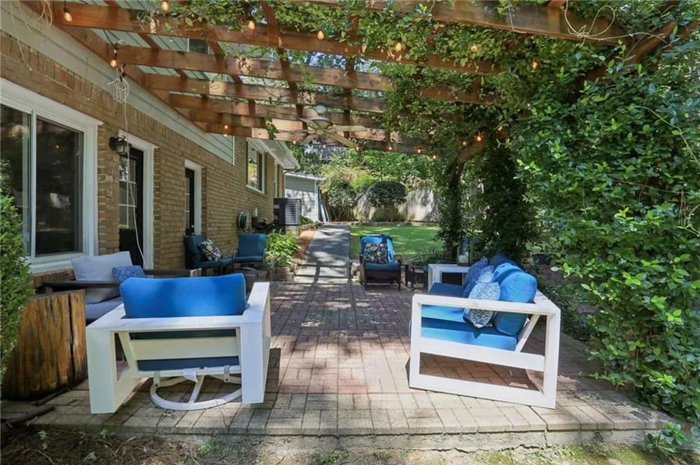 4357 Bishop Hollow Court Dunwoody, GA 30338