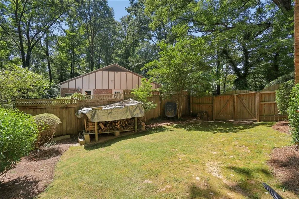 4357 Bishop Hollow Court Dunwoody, GA 30338