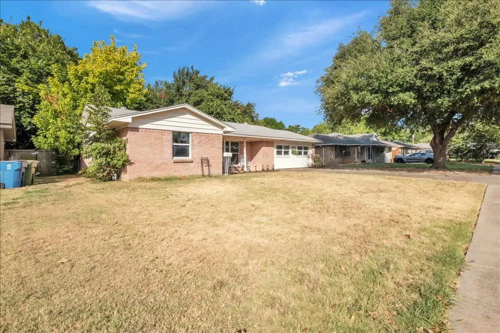 349 Rivercrest Drive Lewisville, TX 75067