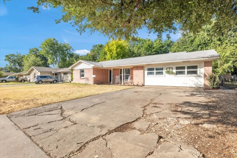 349 Rivercrest Drive Lewisville, TX 75067
