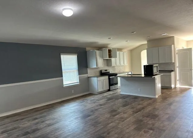 6851 Courante Waltz San Antonio, TX 78252