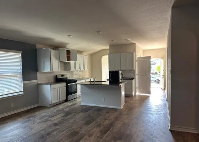 6851 Courante Waltz San Antonio, TX 78252