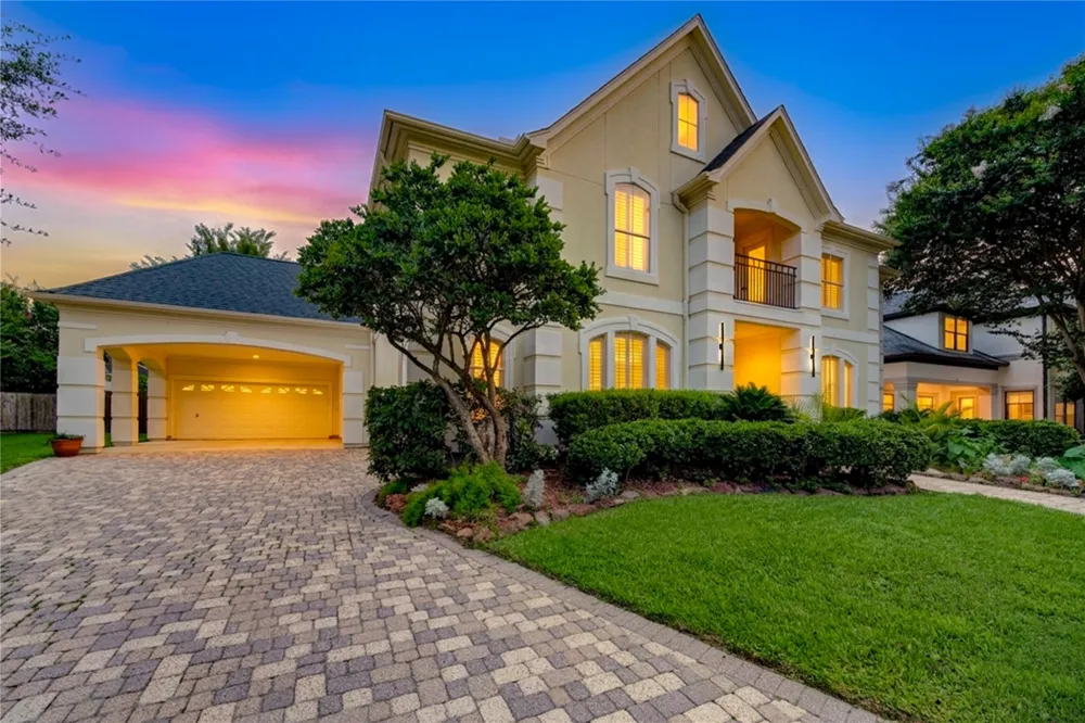 13607 Starlight Harbour Court Houston, TX 77077