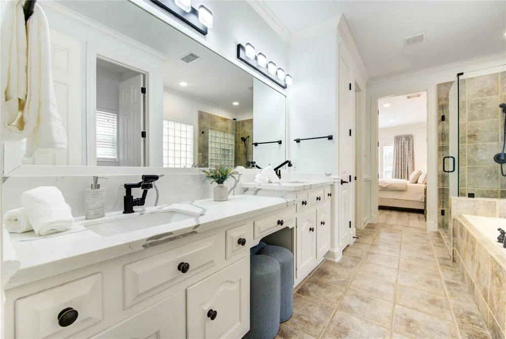 13607 Starlight Harbour Court Houston, TX 77077