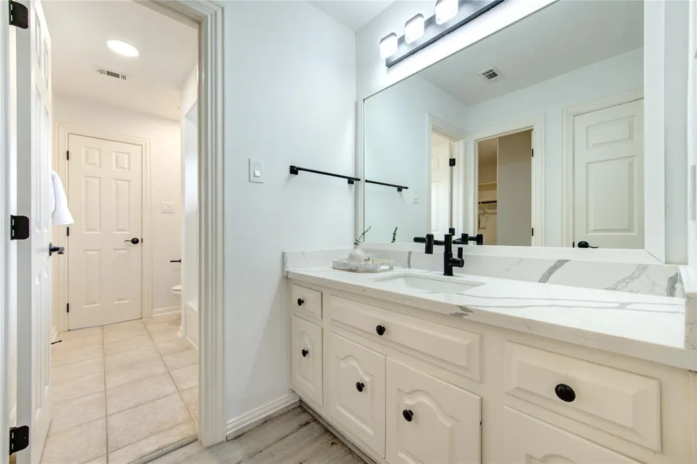 13607 Starlight Harbour Court Houston, TX 77077