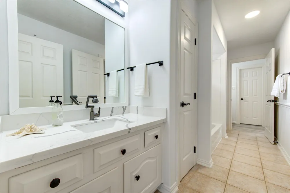 13607 Starlight Harbour Court Houston, TX 77077