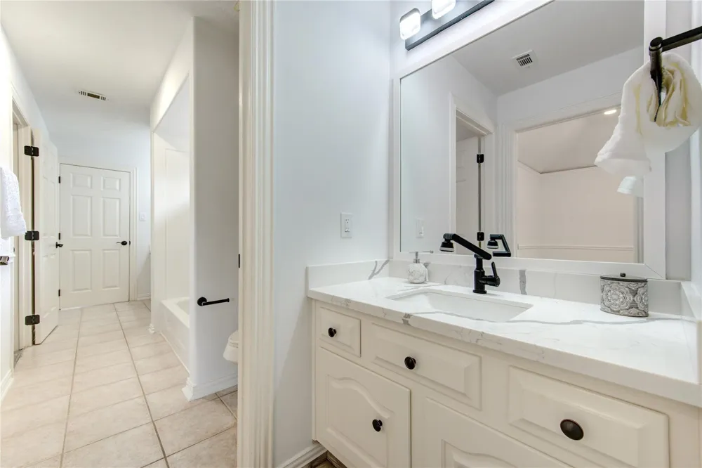 13607 Starlight Harbour Court Houston, TX 77077