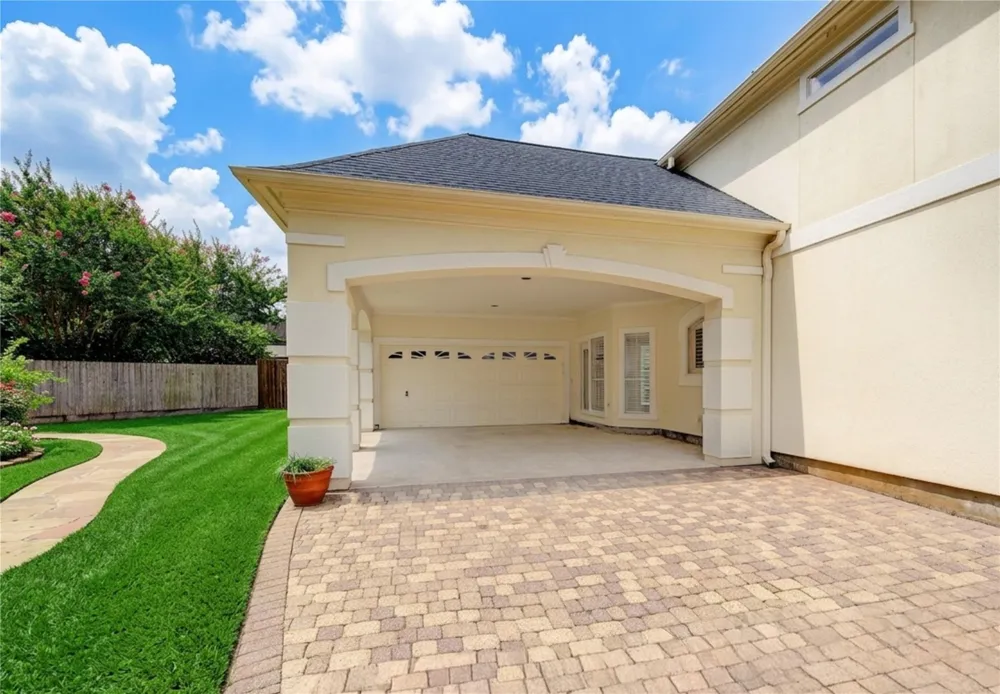 13607 Starlight Harbour Court Houston, TX 77077