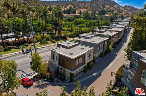 2780 Wright Lane