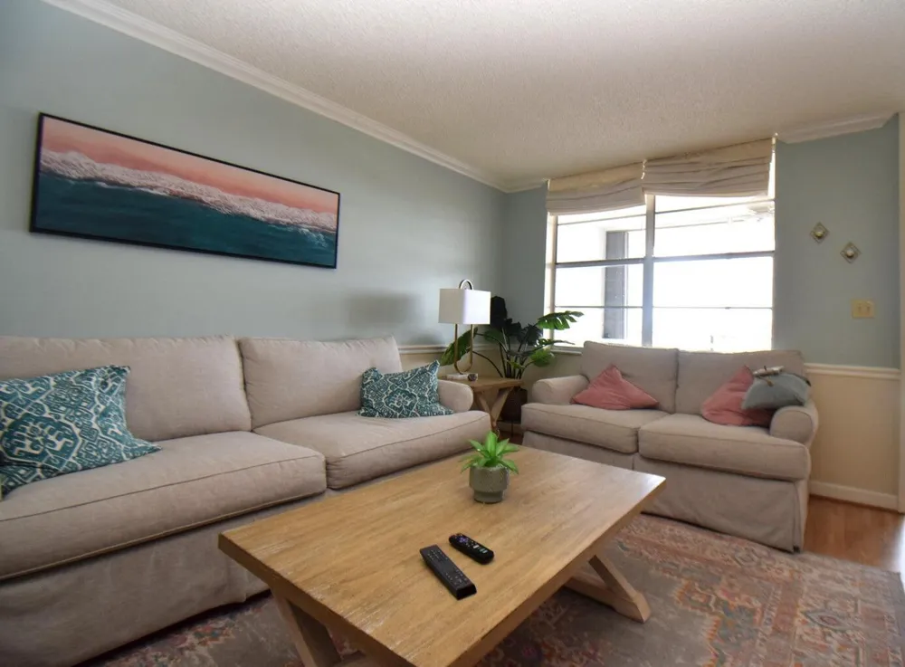 109 PARADISE HARBOUR BOULEVARD #414 North Palm Beach, FL 33408