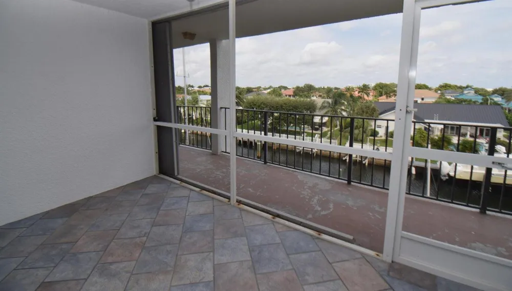 109 PARADISE HARBOUR BOULEVARD #414 North Palm Beach, FL 33408