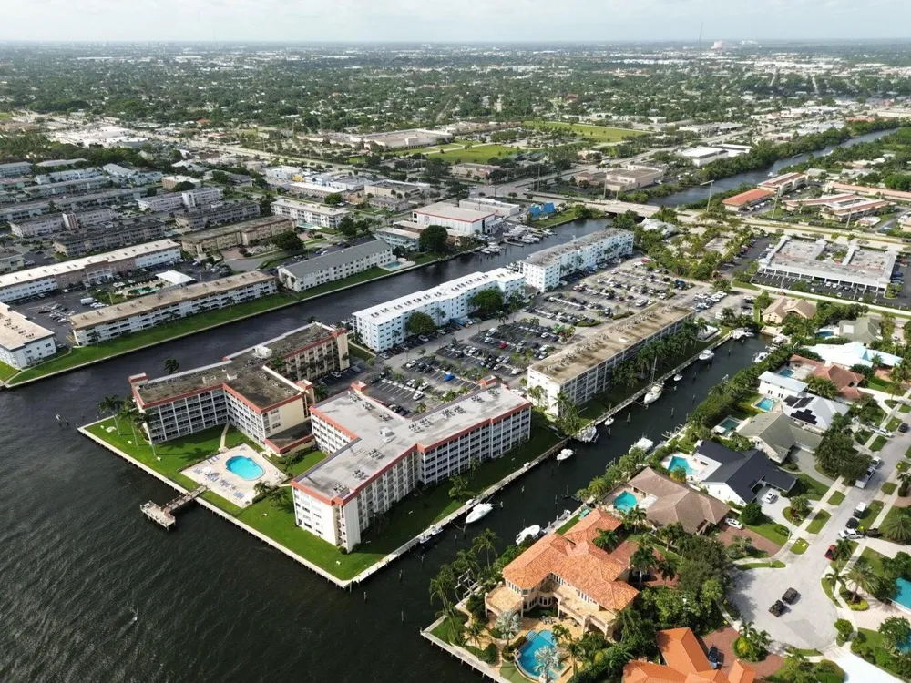 109 PARADISE HARBOUR BOULEVARD #414 North Palm Beach, FL 33408