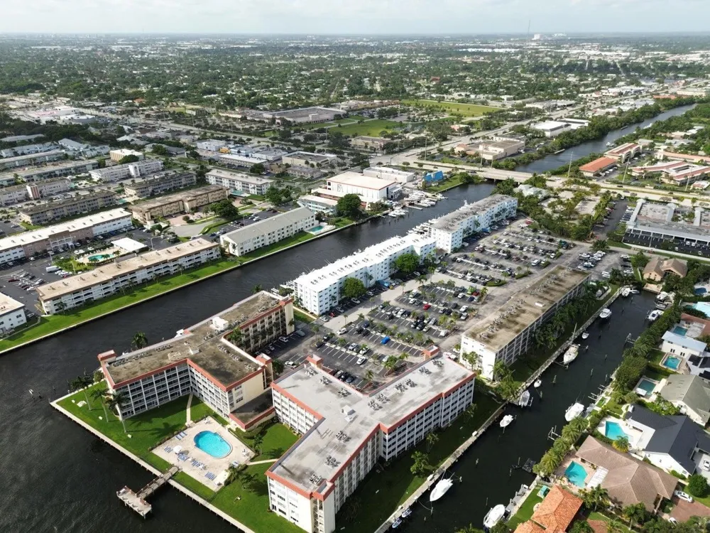 109 PARADISE HARBOUR BOULEVARD #414 North Palm Beach, FL 33408