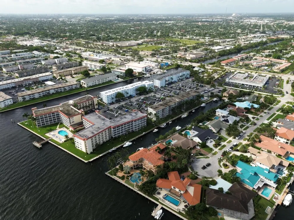 109 PARADISE HARBOUR BOULEVARD #414 North Palm Beach, FL 33408