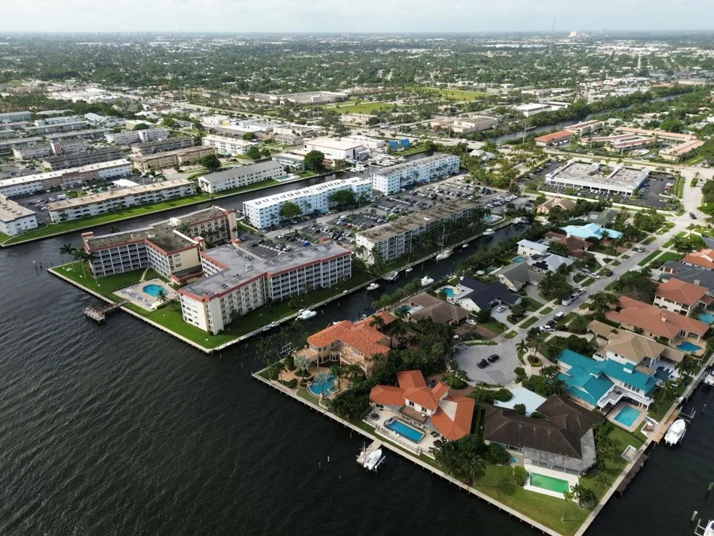 109 PARADISE HARBOUR BOULEVARD #414 North Palm Beach, FL 33408