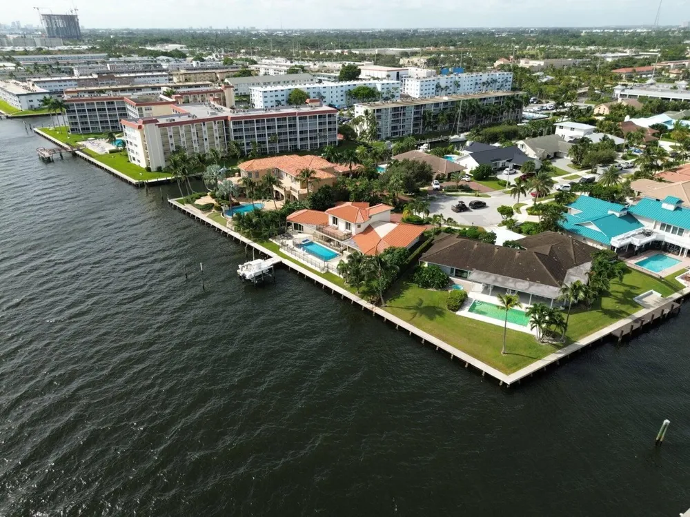 109 PARADISE HARBOUR BOULEVARD #414 North Palm Beach, FL 33408