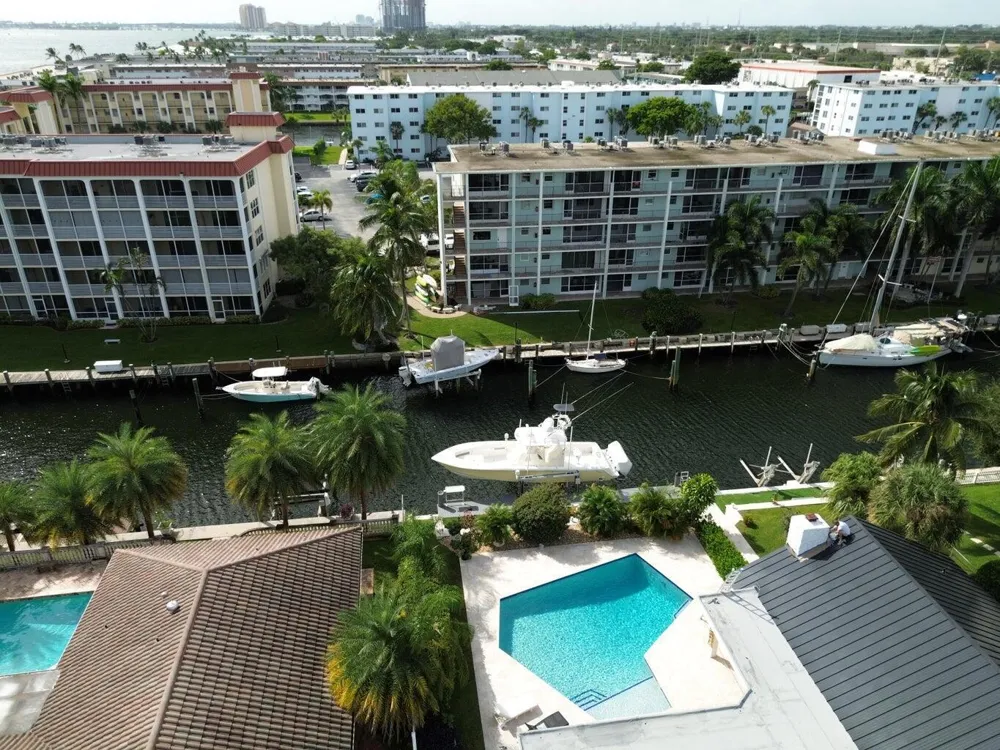 109 PARADISE HARBOUR BOULEVARD #414 North Palm Beach, FL 33408