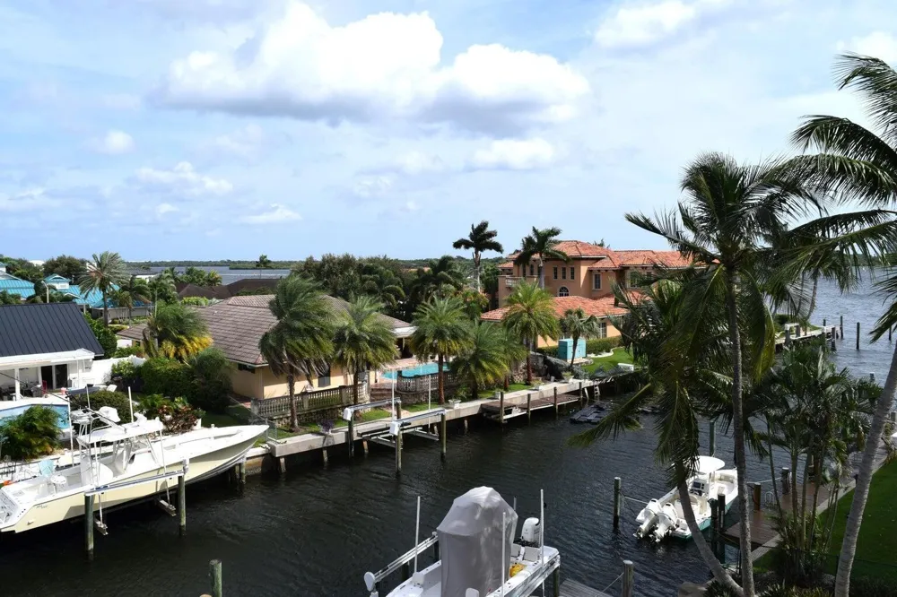 109 PARADISE HARBOUR BOULEVARD #414 North Palm Beach, FL 33408