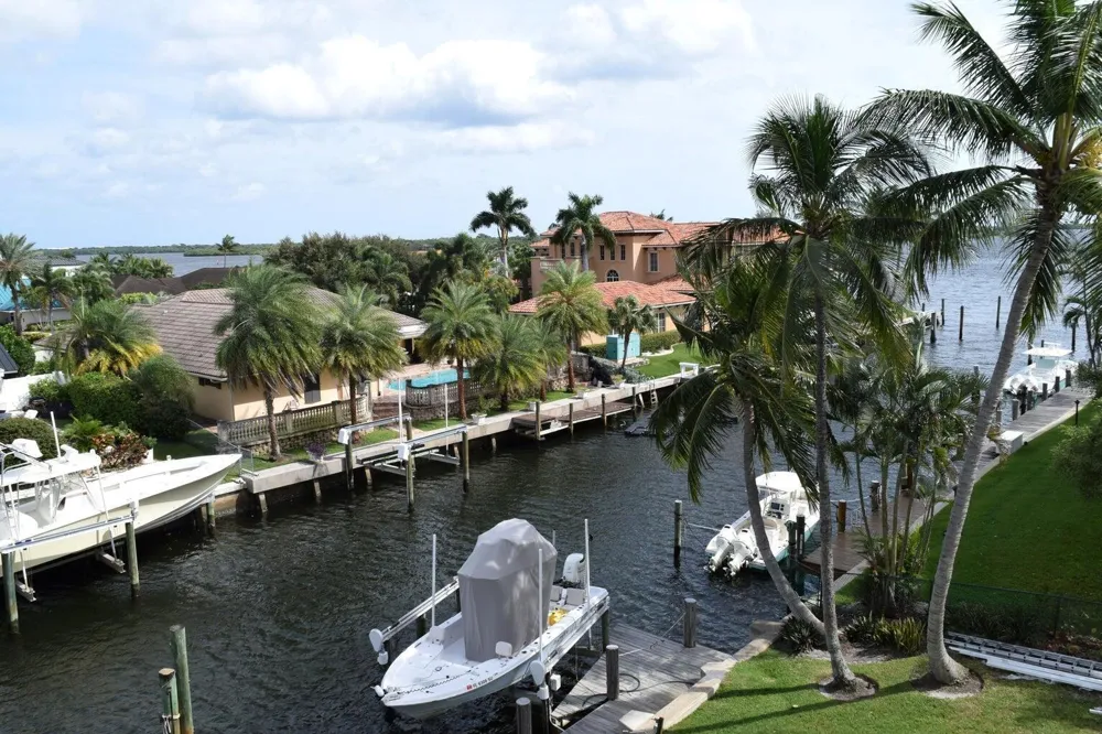 109 PARADISE HARBOUR BOULEVARD #414 North Palm Beach, FL 33408