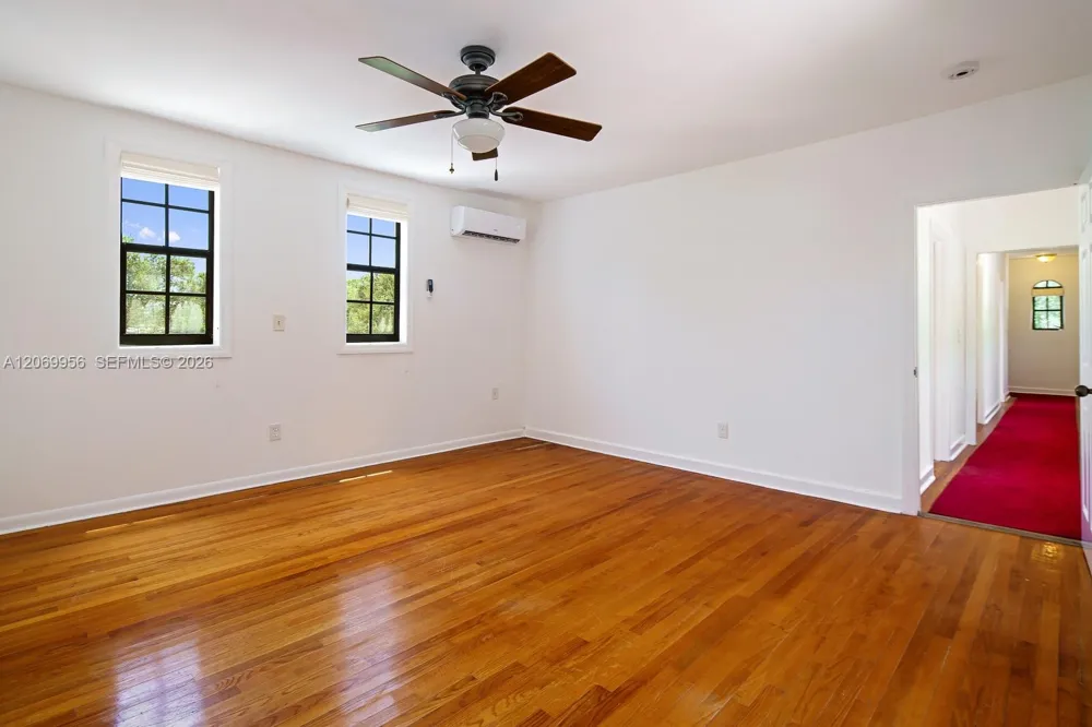 4128 Pinta Ct Coral Gables, FL 33146