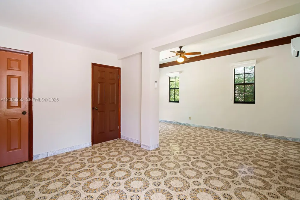 4128 Pinta Ct Coral Gables, FL 33146