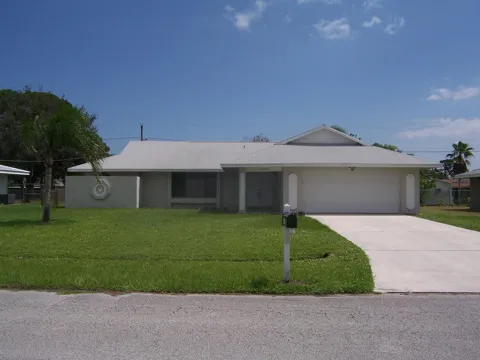 2163 SE SHELTER DRIVE
