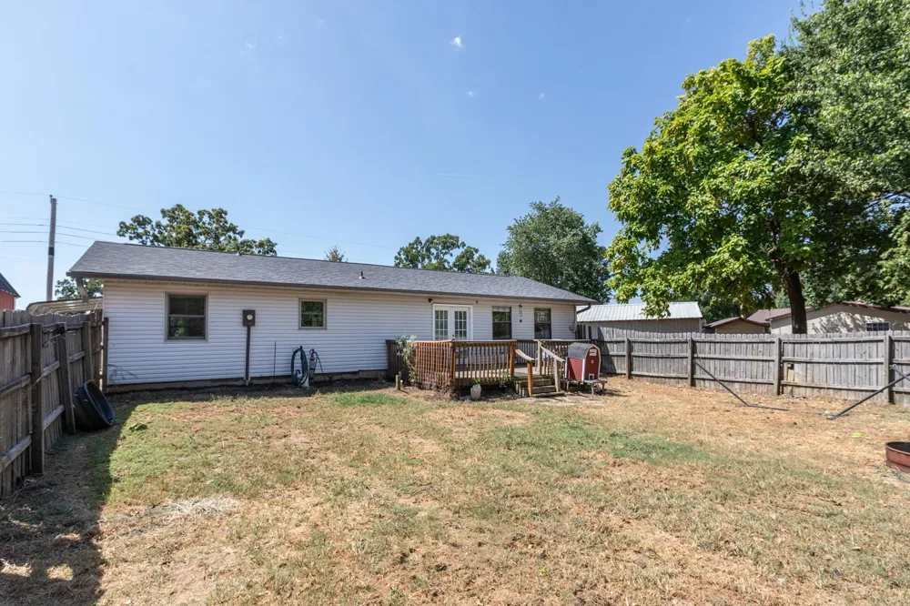 1251 W Taylor Sallisaw, OK 74955