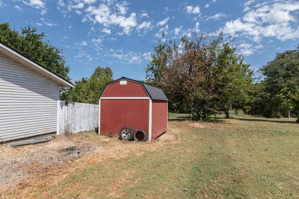 1251 W Taylor Sallisaw, OK 74955