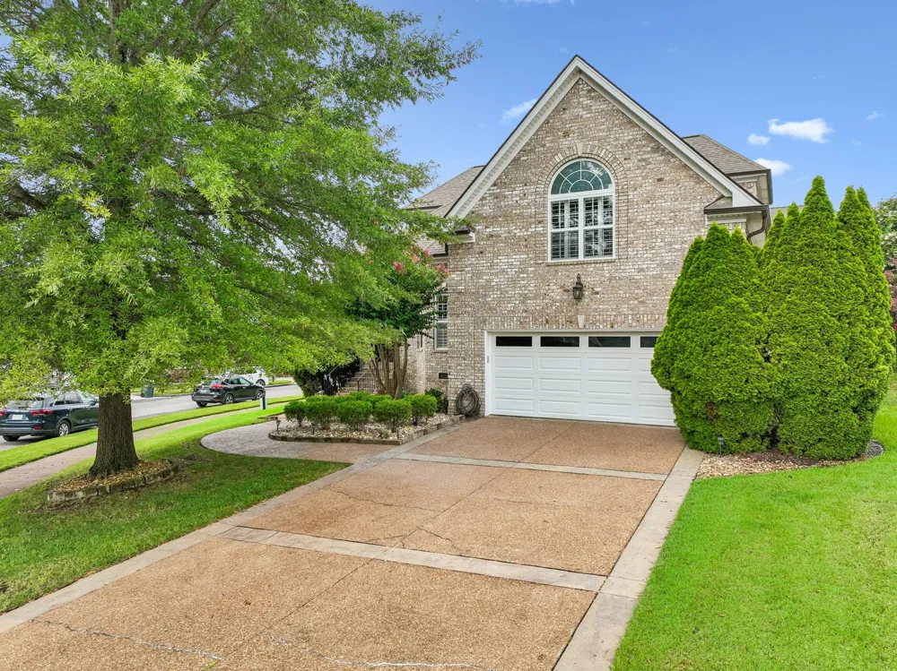 1027 Isaac Franklin Dr Gallatin, TN 37066