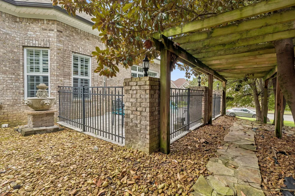 1027 Isaac Franklin Dr Gallatin, TN 37066