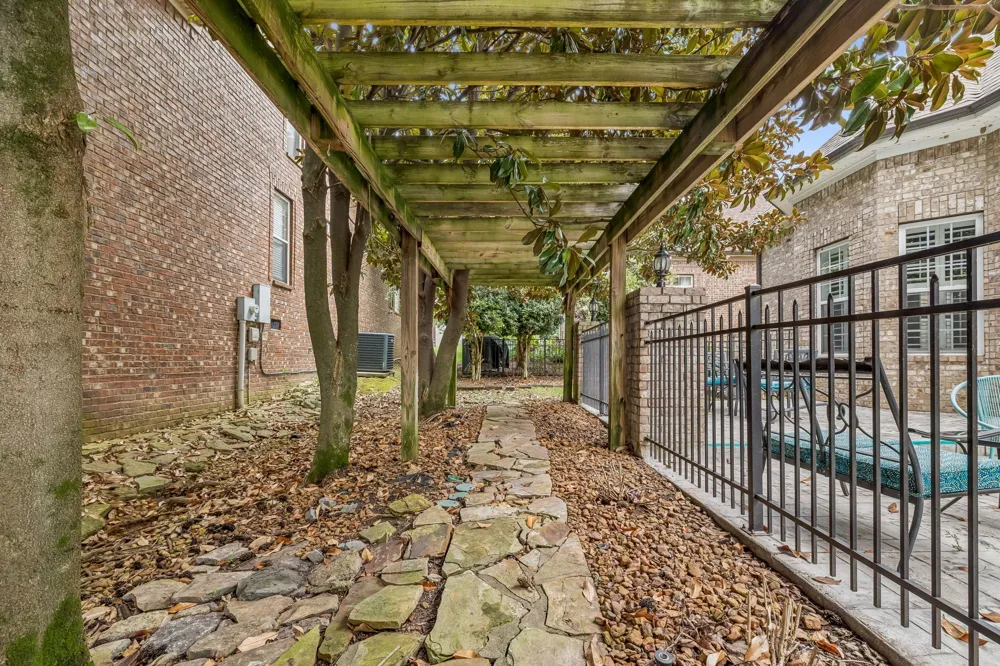 1027 Isaac Franklin Dr Gallatin, TN 37066