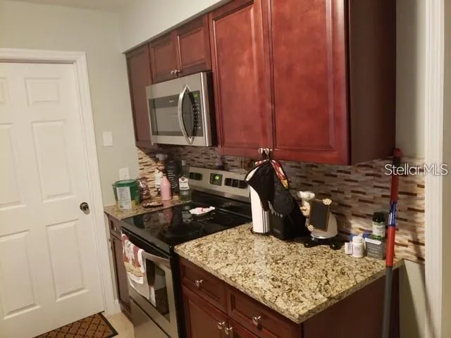 196 REBECCA LANE Auburndale, FL 33823