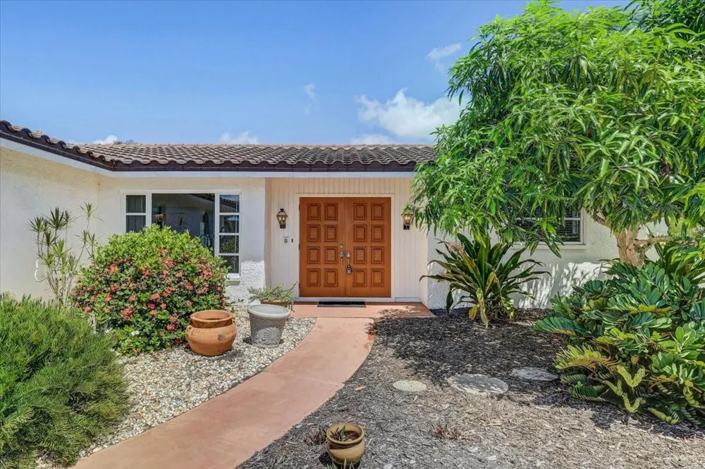 11 OLD TRAIL ROAD Englewood, FL 34223