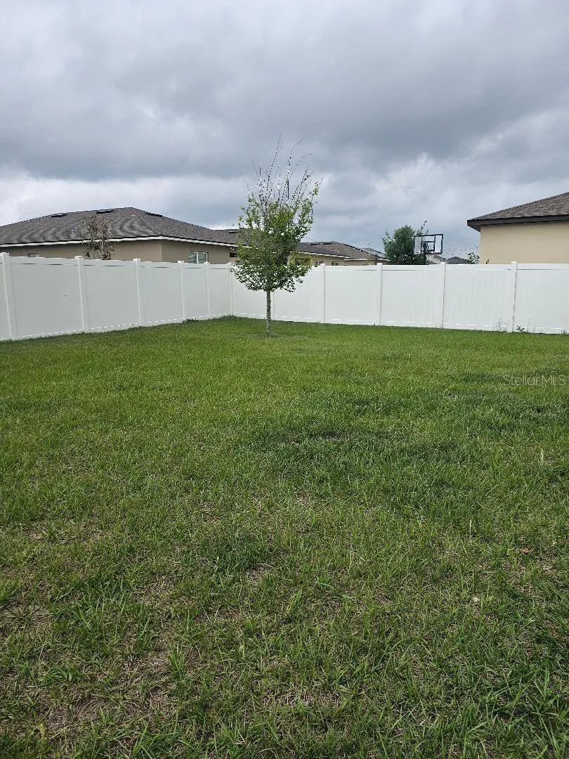 5605 BLOWING WIND PLACE St Cloud, FL 34771