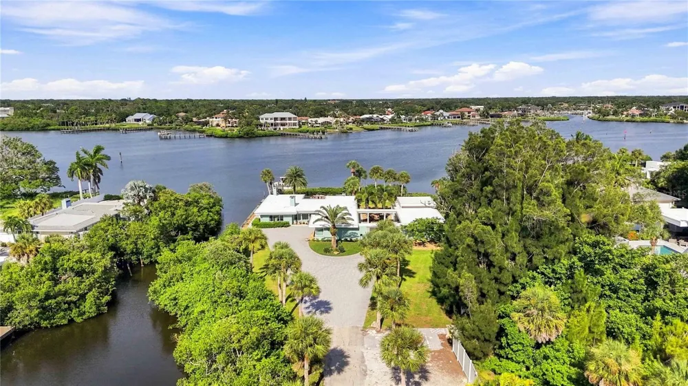 3780 CUTLASS BAYOU ROAD Nokomis, FL 34275
